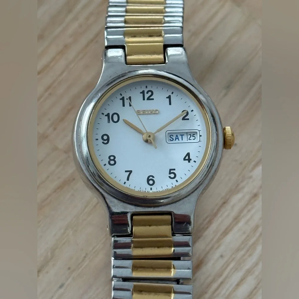 Seiko Two-Tone Ladies Watch White Dial Date Windows Stretch Bracelet New Battery